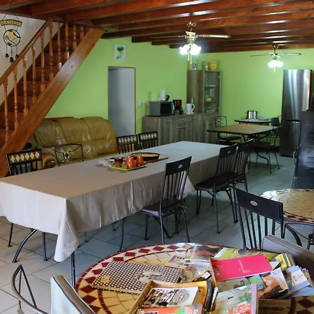 Cosy Avec Salle De Jeux Et Terrasse, Proche Belgique Et Luxembourg - Fr-1-584-329 Bed & Breakfast